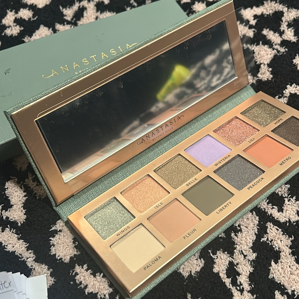 Anastasia Eyeshadow Palette - Olive, Gold, and Lavender